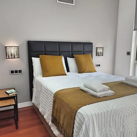 Victoria Center Apartment